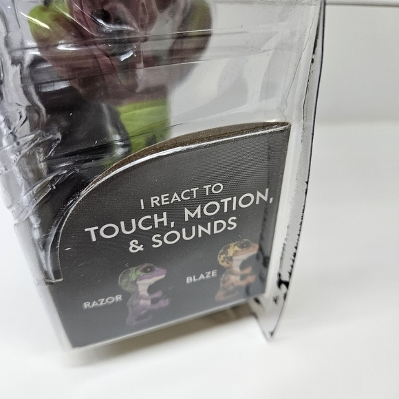 NEW Fingerlings Untamed Raptor Dinosaurs Stealth Interactive Toy 40+ Sounds - Picture 6 of 6